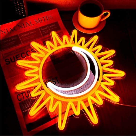 Neon Crescent Moon Sun Light LED Wall Dorm Party Patio Indoor Outdoor Decor